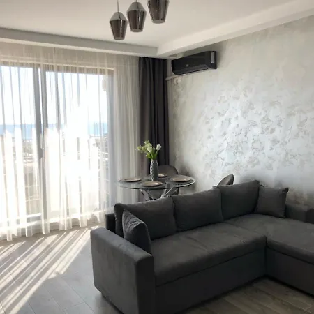 By The Sea Ap. 9 Apartment Navodari